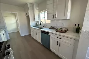 1636 W 70th, Los Angeles, CA 90047 - Photo 18