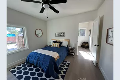 1636 W 70th, Los Angeles, CA 90047 - Photo 32