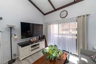 18756 Mandan, Canyon Country, CA 91351 - Photo 4