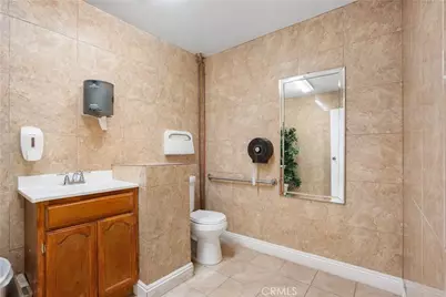8461 San Pedro Street, Los Angeles, CA 90003 - Photo 20
