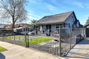 11113 Berendo Ave, Los Angeles, CA 90044 - Photo 20