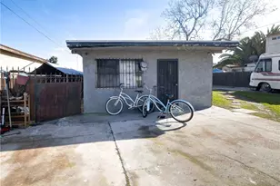 11113 Berendo Ave, Los Angeles, CA 90044 - Photo 16