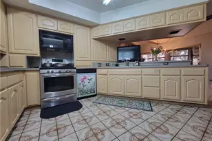 7015 N Atlantic Pl, Long Beach, CA 90805 - Photo 8