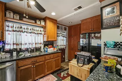 11016 S, Van Ness, Los Angeles, CA 90047 - Photo 14