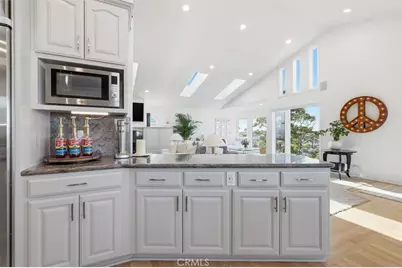 8325 Delgany Avenue, Playa del Rey, CA 90293 - Photo 12