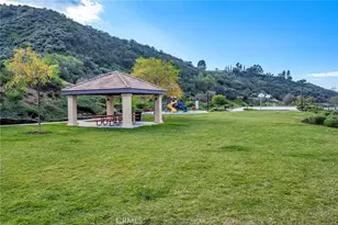 28217 Nield Ct, Saugus, CA 91350 - Photo 22