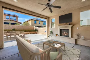 28217 Nield Ct, Saugus, CA 91350 - Photo 18