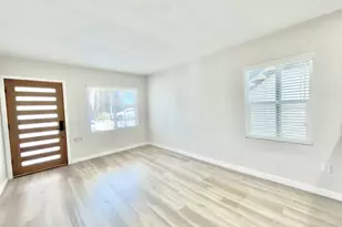 825 Manhattan, Hermosa Beach, CA 90254 - Photo 2