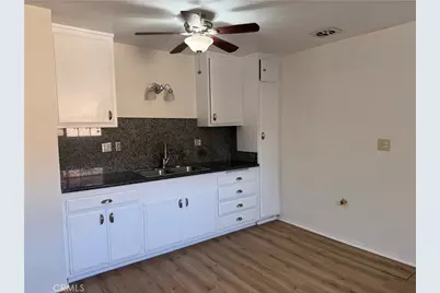 935 937 W 17th, San Pedro, CA 90731 - Photo 12