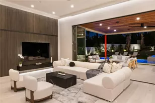 22020 Alizondo, Woodland Hills, CA 91364 - Photo 8