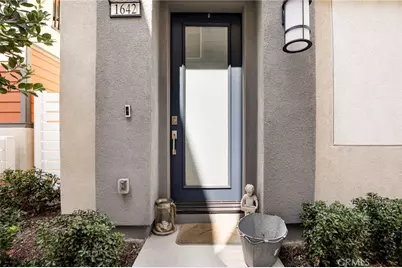 1642 W Saratoga Lane, San Pedro, CA 90732 - Photo 2