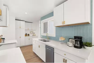 1559 W 113th, Los Angeles, CA 90047 - Photo 12