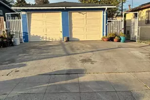 319 E 98th St, Inglewood, CA 90301 - Photo 4