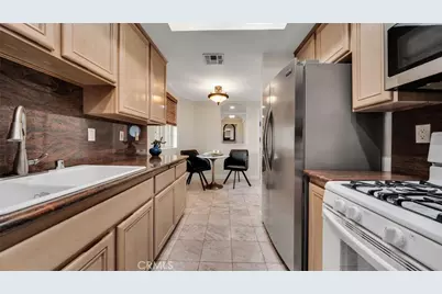 7218 Hillside Avenue #202, Los Angeles, CA 90046 - Photo 14