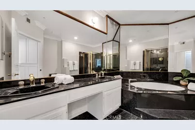 7218 Hillside Avenue #202, Los Angeles, CA 90046 - Photo 22