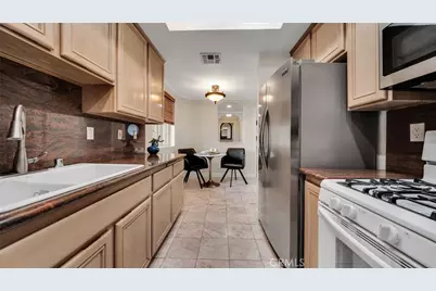 7218 Hillside Avenue #202, Los Angeles, CA 90046 - Photo 14