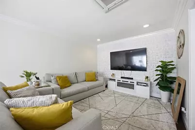 2007 Thurman Avenue, Los Angeles, CA 90016 - Photo 2