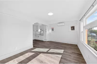 917 W 50th Place, Los Angeles, CA 90037 - Photo 10