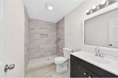 917 W 50th Place, Los Angeles, CA 90037 - Photo 42