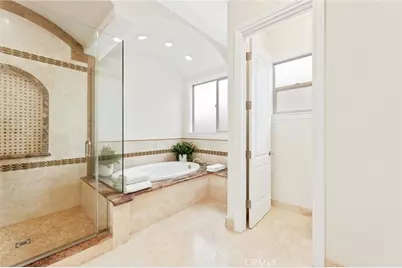 2012 Robinson Street, Redondo Beach, CA 90278 - Photo 32