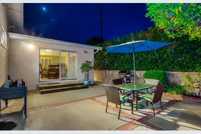 303 N Trotwood Avenue, San Pedro, CA 90732 - Photo 36