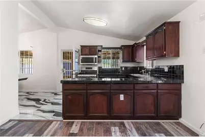 856 W 126th Street, Los Angeles, CA 90044 - Photo 6