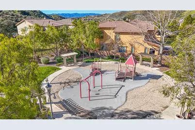 15614 Nahin, Canyon Country, CA 91387 - Photo 36