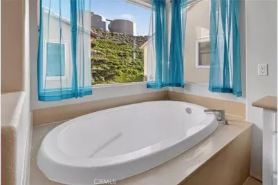 15614 Nahin, Canyon Country, CA 91387 - Photo 24