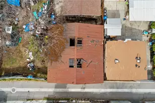 1220 E 40th Pl, Los Angeles, CA 90011 - Photo 4