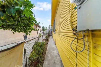 1220 E 40th Place, Los Angeles, CA 90011 - Photo 30