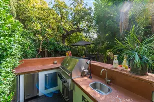 1240 N Olive Dr, West Hollywood, CA 90069 - Photo 42