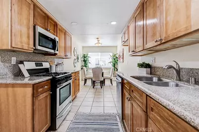 2105 Mathews Avenue #11, Redondo Beach, CA 90278 - Photo 12