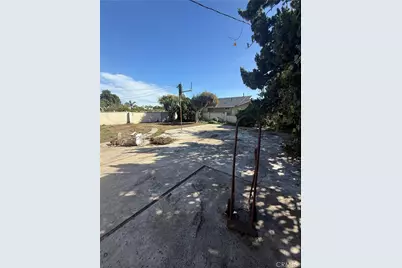 1128 W Dolores, Wilmington, CA 90744 - Photo 6