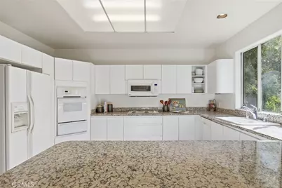 10055 Reevesbury Drive, Beverly Hills, CA 90210 - Photo 12