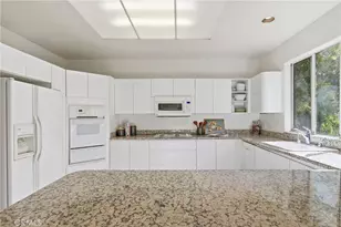 10055 Reevesbury Dr, Beverly Hills, CA 90210 - Photo 12