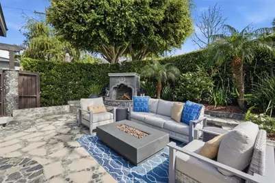 3013 Maple Avenue, Manhattan Beach, CA 90266 - Photo 1