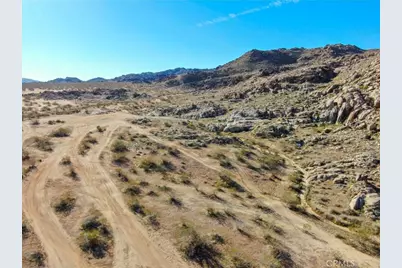 19011 Kensington Street, Apple Valley, CA 92307 - Photo 12
