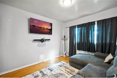 10725 S 8th Avenue, Inglewood, CA 90303 - Photo 22