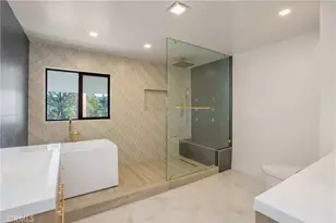 18827 Edleen Dr, Tarzana, CA 91356 - Photo 62