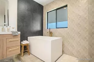 18827 Edleen Dr, Tarzana, CA 91356 - Photo 32