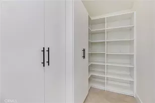 18827 Edleen Dr, Tarzana, CA 91356 - Photo 22