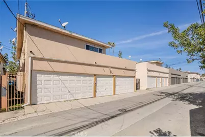 10634 Crenshaw Blvd, Inglewood, CA 90303 - Photo 8