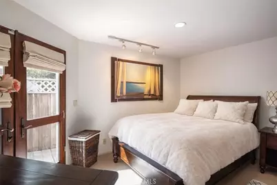 221 30th Street, Manhattan Beach, CA 90266 - Photo 16