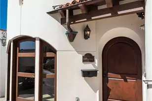 221 30th St, Manhattan Beach, CA 90266 - Photo 4