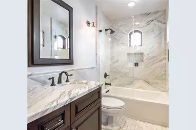 221 30th Street, Manhattan Beach, CA 90266 - Photo 20