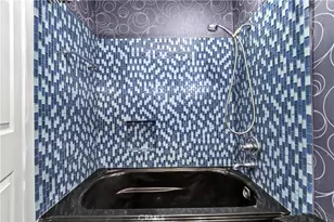 1045 N Kings Road, West Hollywood, CA 90069 - Photo 18