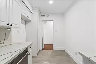 1045 N Kings Road, West Hollywood, CA 90069 - Photo 16