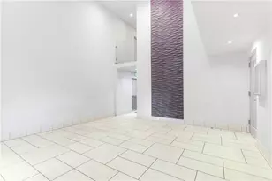 1045 N Kings Road, West Hollywood, CA 90069 - Photo 32