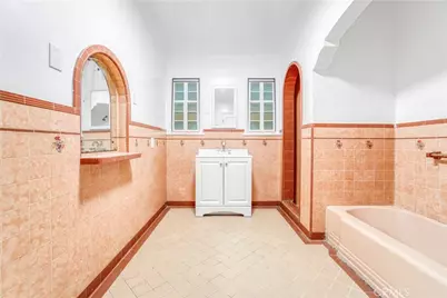 162 W 65th Street, Los Angeles, CA 90003 - Photo 12