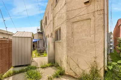 1072 Leonard Avenue, Los Angeles, CA 90022 - Photo 4